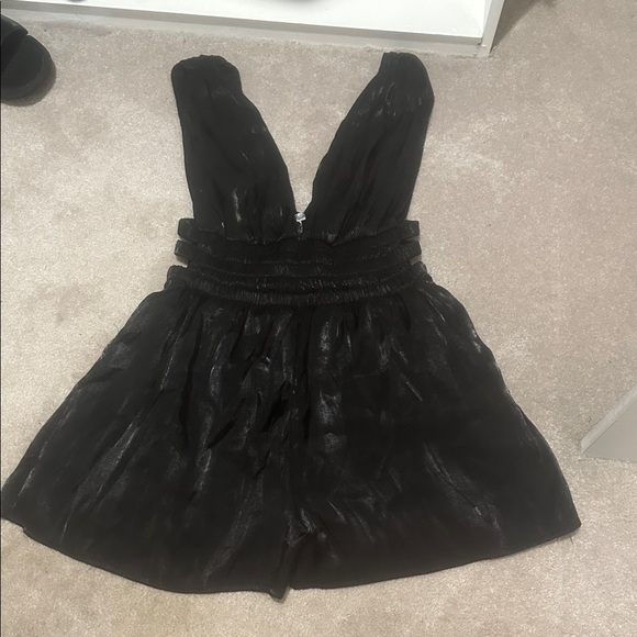 Elegant Black V-Neck Romper - Picture 1 of 1
